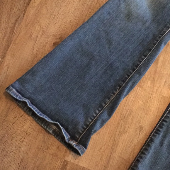 AmericanEagleOutfitters Super Stretch Kick Boot Jeans - Picture 3 of 9